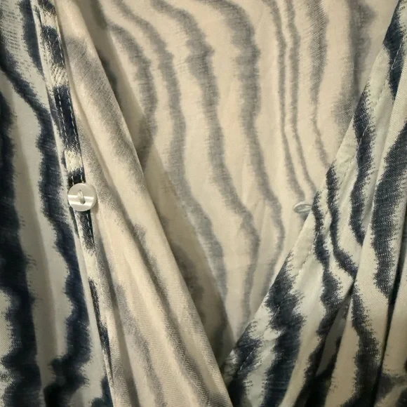 Patterned Jumpsuit - Picture 11 of 11